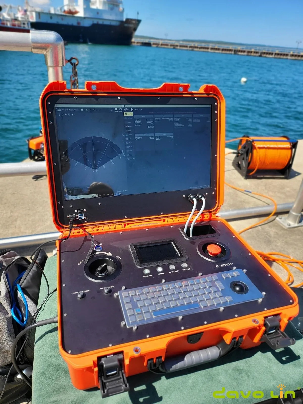 Portable ROV surface power console with display and integrated controls